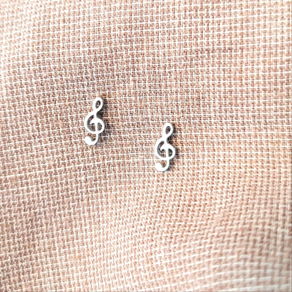 Set of music 🎼 note shaped stainless steel earrings with push backings - Picture 2 of 3